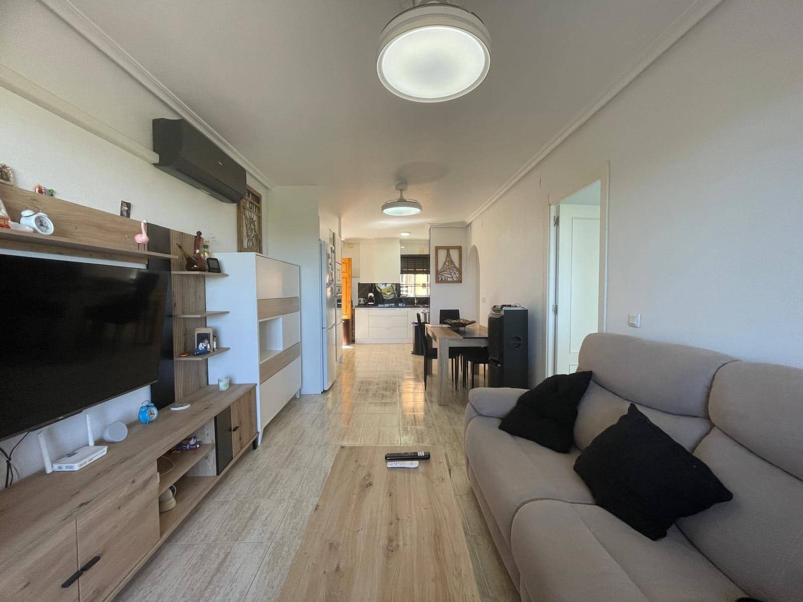 3 makuuhuone Huoneisto myytävänä paikassa Torrevieja mukana uima-altaan - 153 990 € (Ref: 10109674)