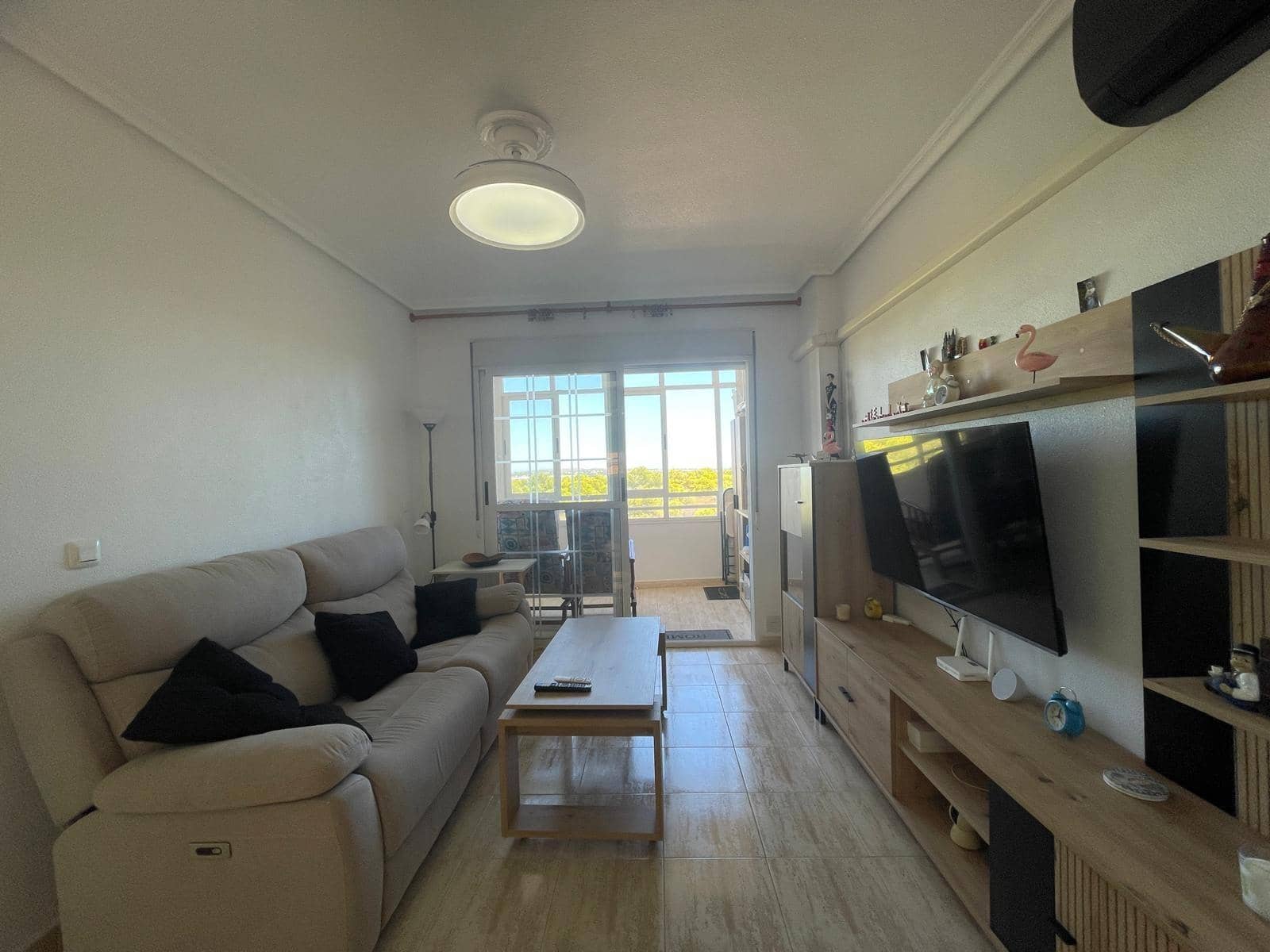 3 makuuhuone Huoneisto myytävänä paikassa Torrevieja mukana uima-altaan - 153 990 € (Ref: 10109674)