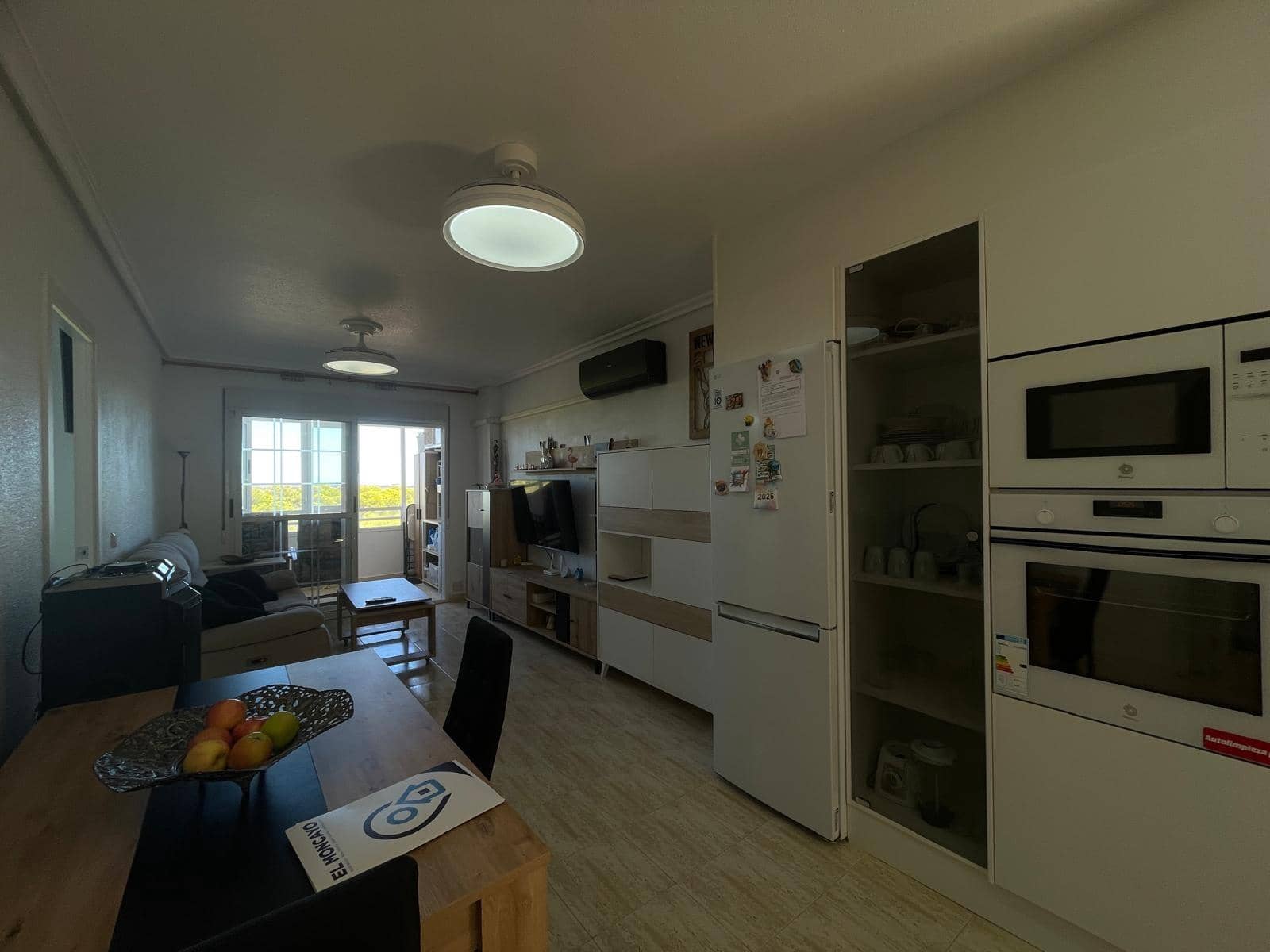 3 makuuhuone Huoneisto myytävänä paikassa Torrevieja mukana uima-altaan - 153 990 € (Ref: 10109674)
