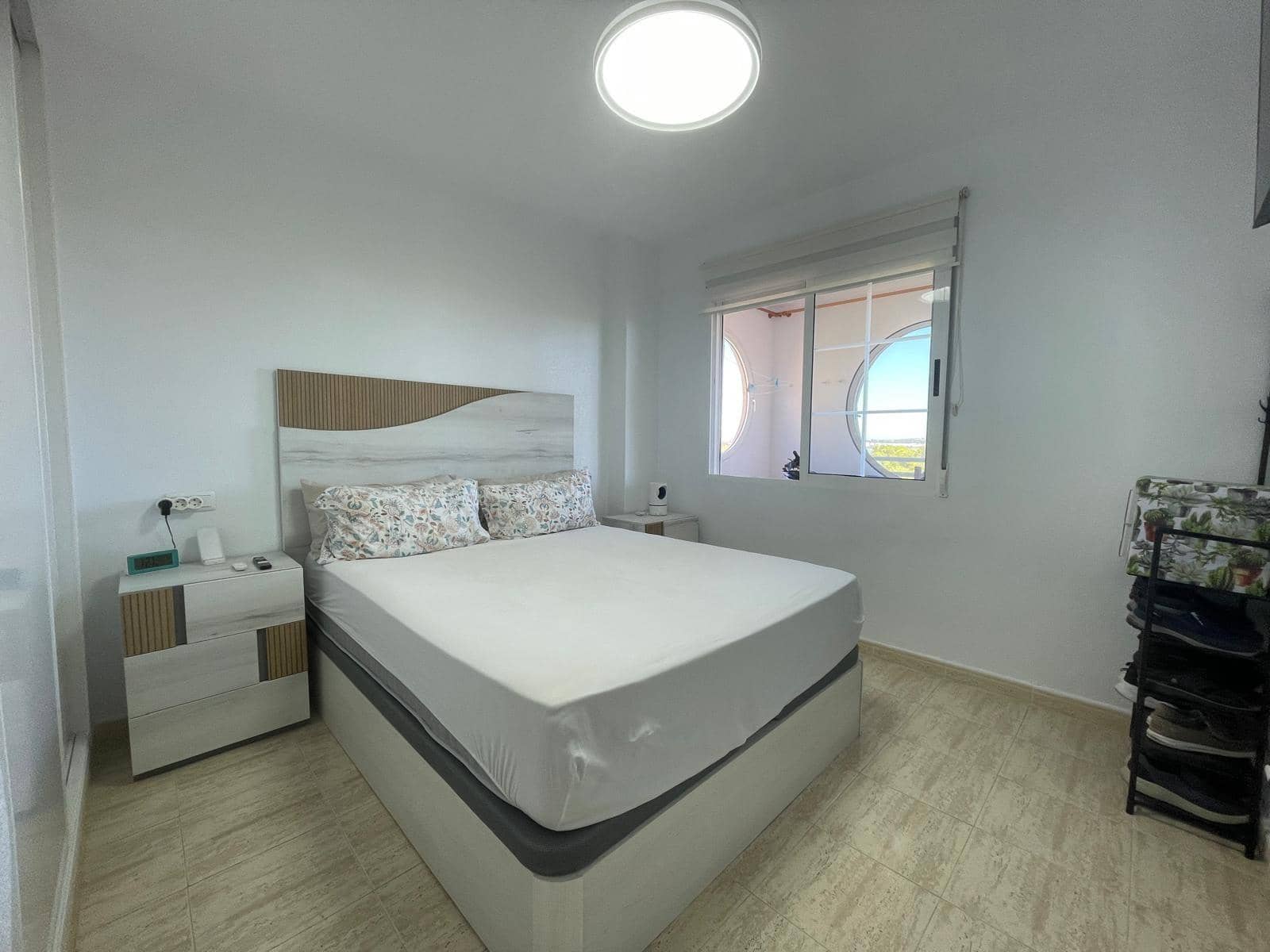 3 makuuhuone Huoneisto myytävänä paikassa Torrevieja mukana uima-altaan - 153 990 € (Ref: 10109674)