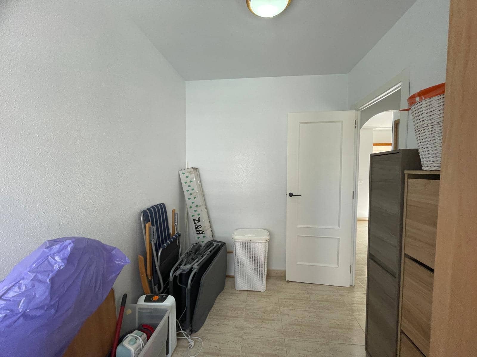 3 makuuhuone Huoneisto myytävänä paikassa Torrevieja mukana uima-altaan - 153 990 € (Ref: 10109674)