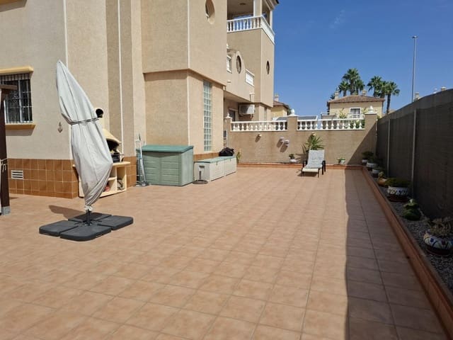 3 soveværelse Rækkehus til salg i El Raso, Guardamar del Segura med swimmingpool garage - € 343.000 (Ref: 10109675)