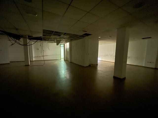 Comercial para venda em Guardamar del Segura - 85 000 € (Ref: 10120171)