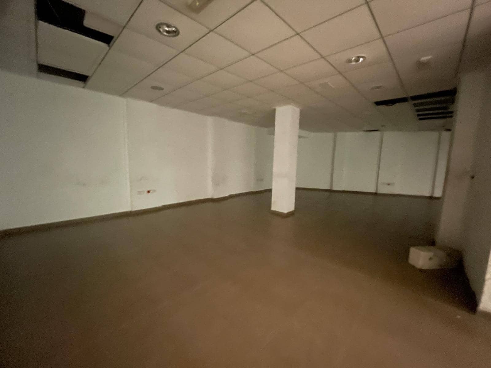 Comercial para venda em Guardamar del Segura - 85 000 € (Ref: 10120171)