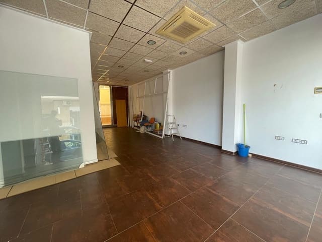 Comercial para venda em Guardamar del Segura - 85 000 € (Ref: 10120171)