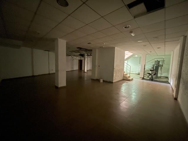 Comercial para venda em Guardamar del Segura - 85 000 € (Ref: 10120171)