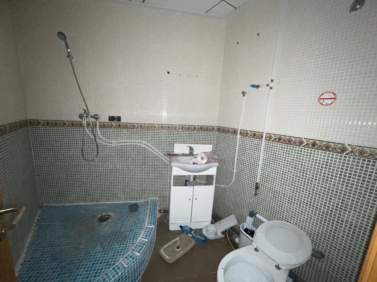 Comercial para venda em Guardamar del Segura - 85 000 € (Ref: 10120171)