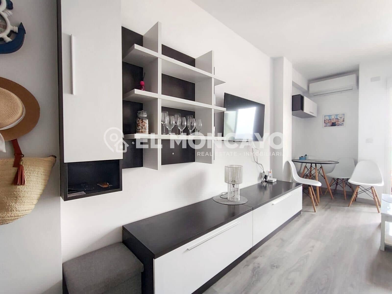 Studio til salgs i Torrevieja med svømmebasseng - € 125 500 (Ref: 10120175)