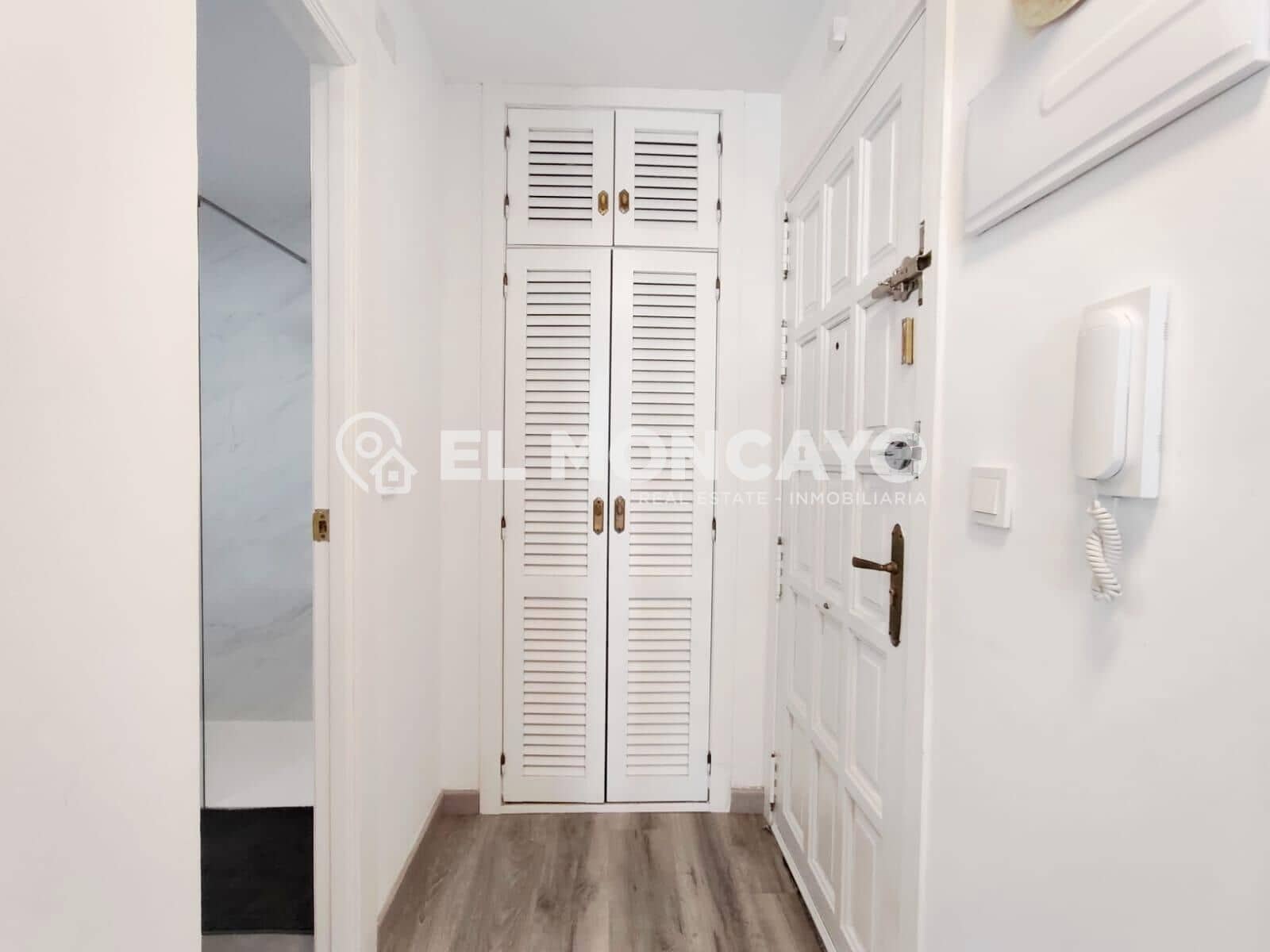 Studio til salgs i Torrevieja med svømmebasseng - € 125 500 (Ref: 10120175)