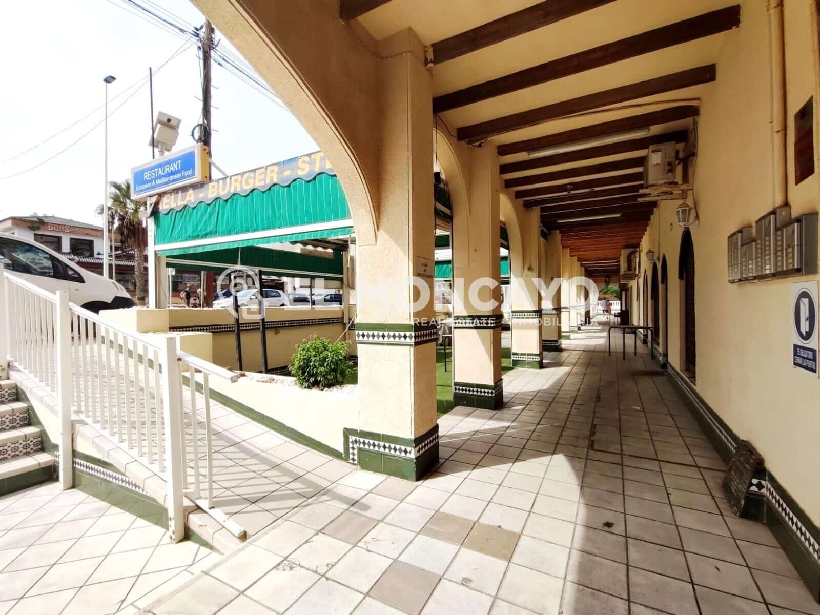 Studio til salgs i Torrevieja med svømmebasseng - € 125 500 (Ref: 10120175)