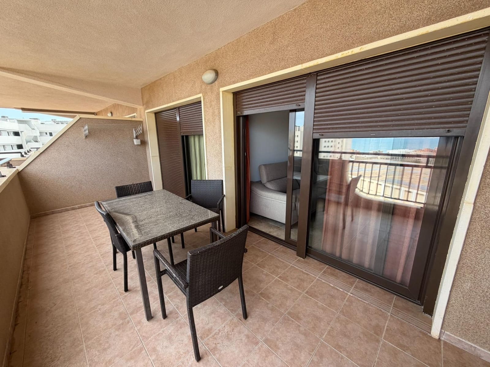 2 soveværelse Lejlighed til salg i Arenales del Sol med swimmingpool garage - € 325.000 (Ref: 10168725)