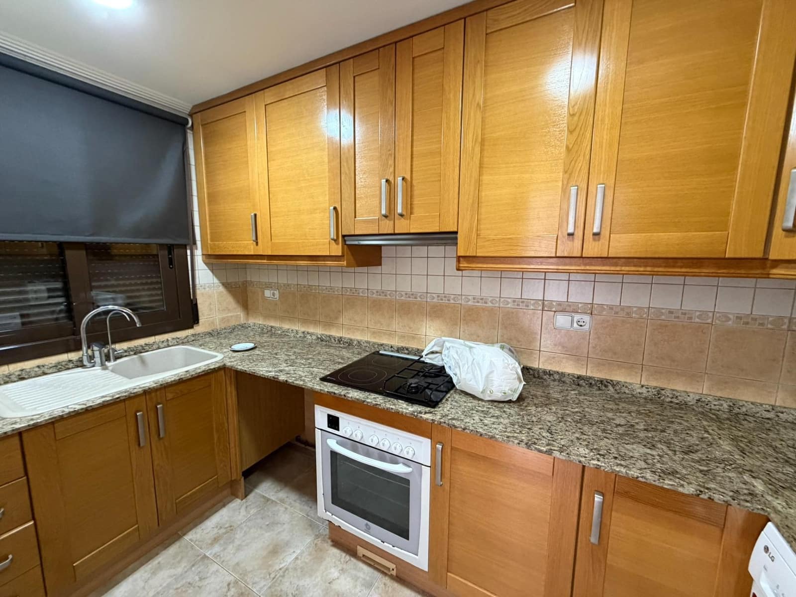 2 soveværelse Lejlighed til salg i Arenales del Sol med swimmingpool garage - € 325.000 (Ref: 10168725)