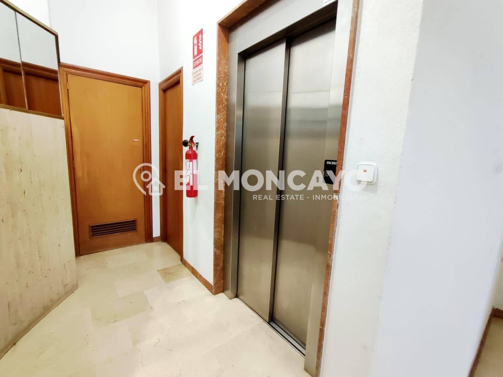 2 makuuhuone Toimisto vuokrattavana paikassa Guardamar del Segura - 1 500 € (Ref: 10171585)