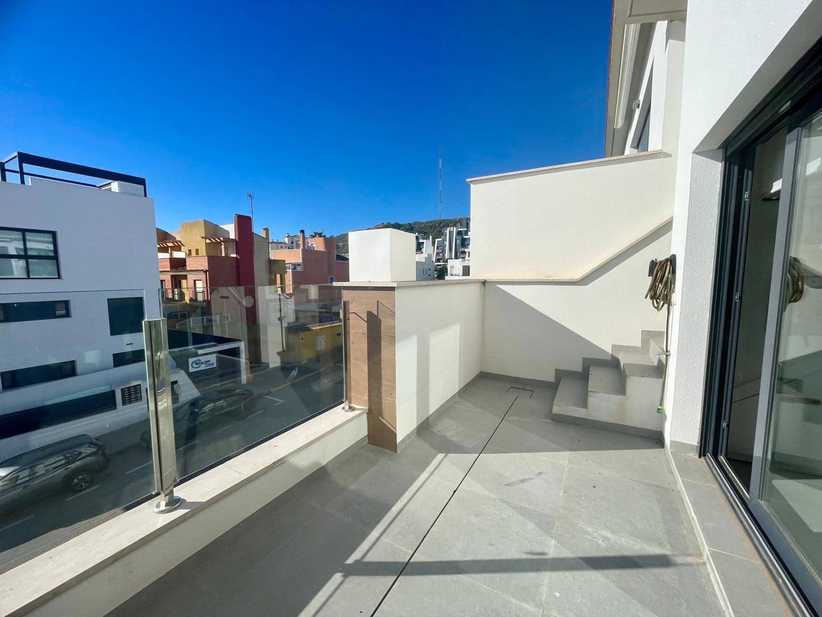 4 sypialnia Dom szeregowy na sprzedaż w Guardamar del Segura z basenem garażem - 360 000 € (Ref: 10184889)