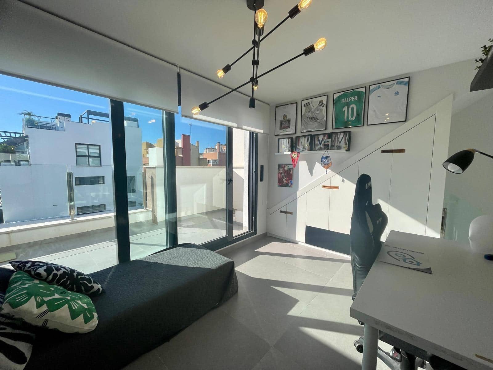 4 sypialnia Dom szeregowy na sprzedaż w Guardamar del Segura z basenem garażem - 360 000 € (Ref: 10184889)