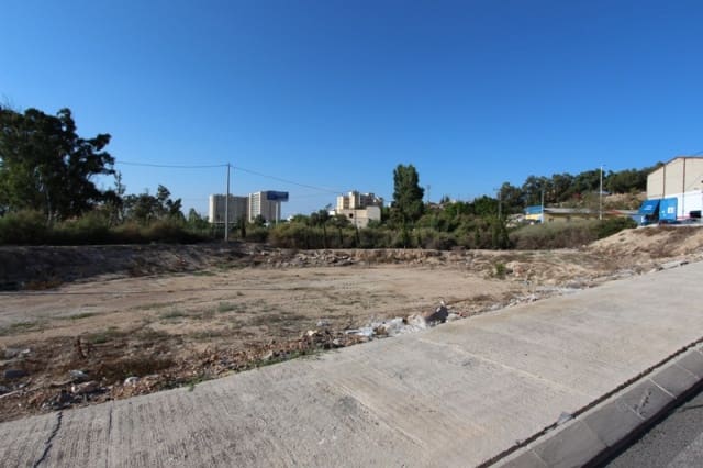 Działka budowlana na sprzedaż w Guardamar del Segura - 578 000 € (Ref: 7436742)