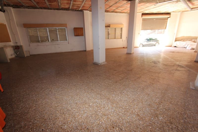 Comercial para venda em Guardamar del Segura - 175 000 € (Ref: 7436746)