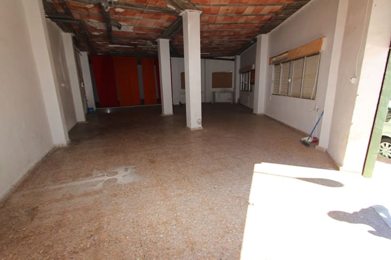 Comercial para venda em Guardamar del Segura - 175 000 € (Ref: 7436746)