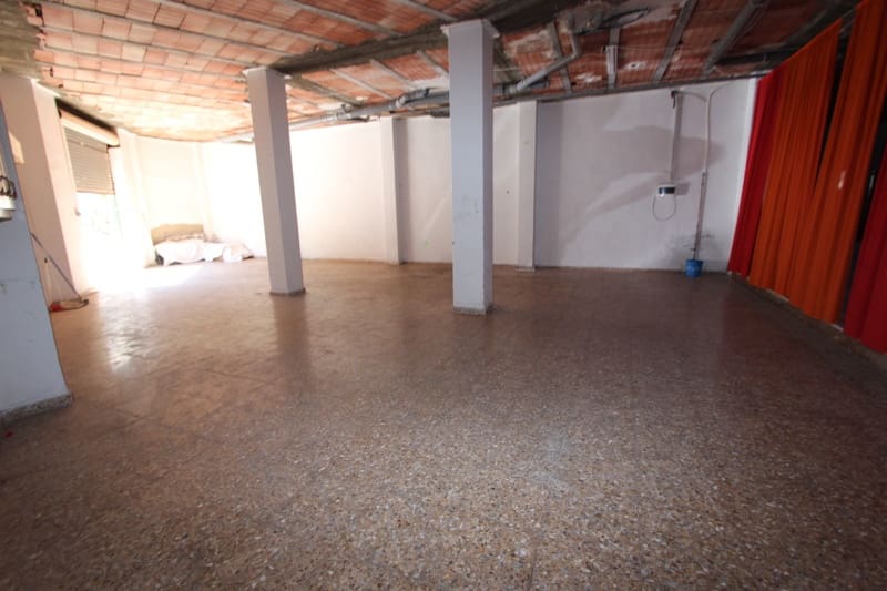 Comercial para venda em Guardamar del Segura - 175 000 € (Ref: 7436746)