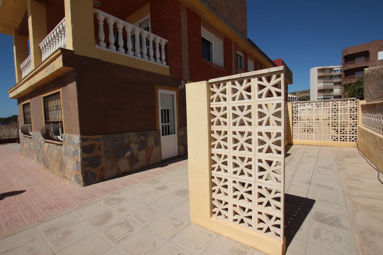 7 bedroom Villa for sale in Guardamar del Segura with pool garage - € 750,000 (Ref: 7436813)