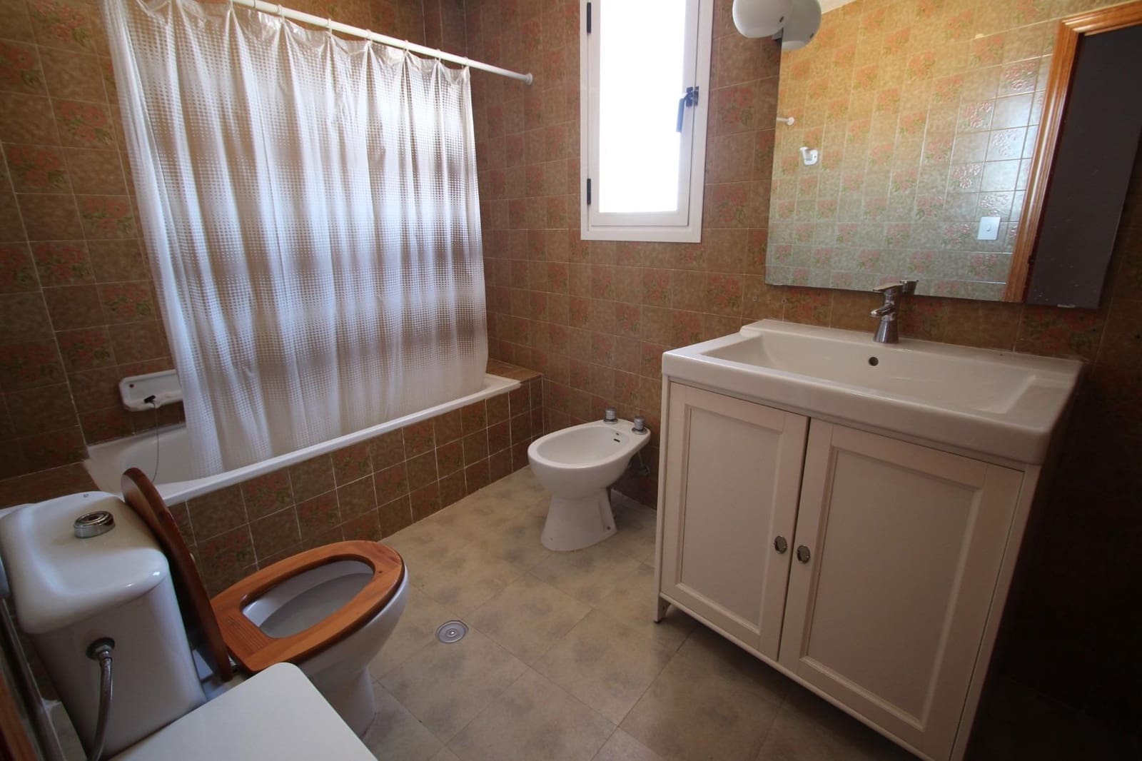 7 bedroom Villa for sale in Guardamar del Segura with pool garage - € 750,000 (Ref: 7436813)