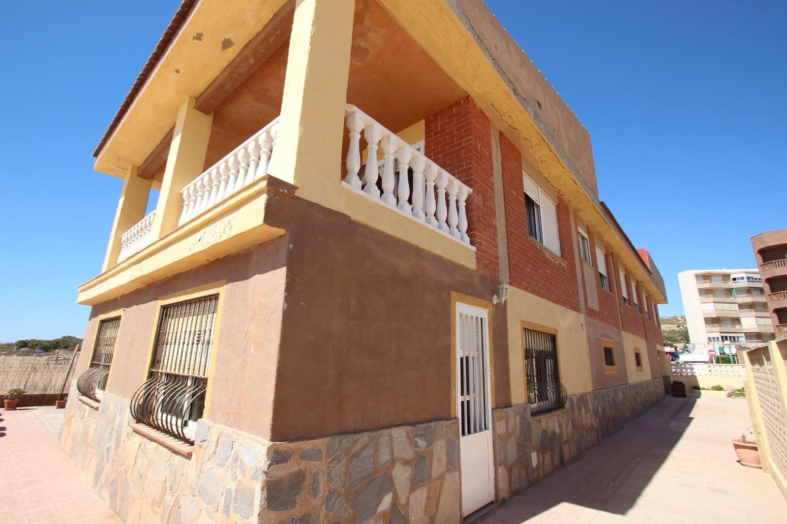 7 bedroom Villa for sale in Guardamar del Segura with pool garage - € 750,000 (Ref: 7436813)