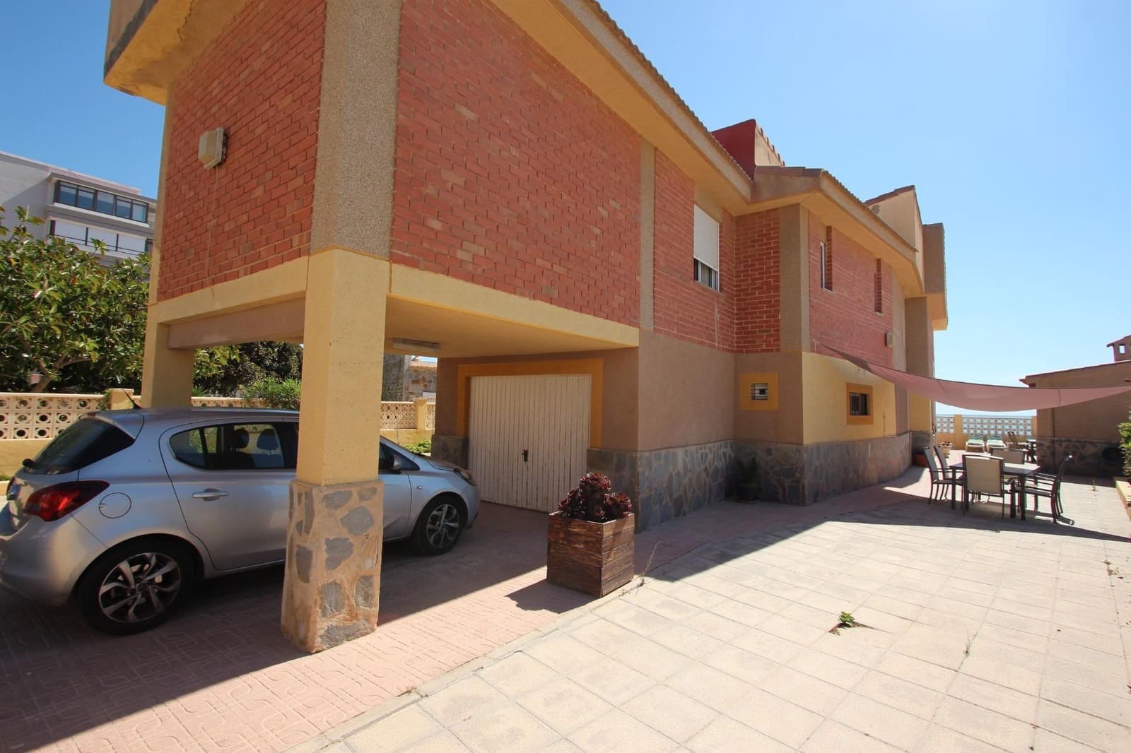 7 bedroom Villa for sale in Guardamar del Segura with pool garage - € 750,000 (Ref: 7436813)