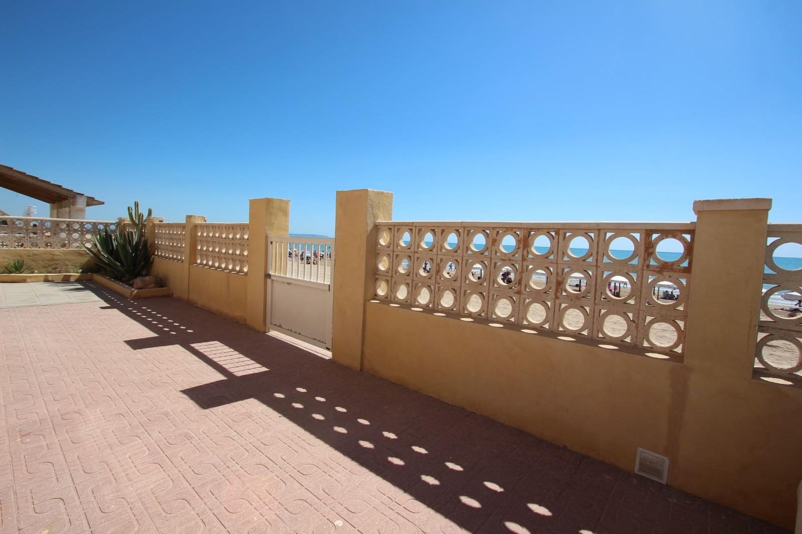 7 bedroom Villa for sale in Guardamar del Segura with pool garage - € 750,000 (Ref: 7436813)