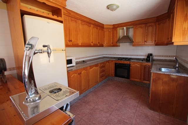 7 bedroom Villa for sale in Guardamar del Segura with pool garage - € 750,000 (Ref: 7436813)