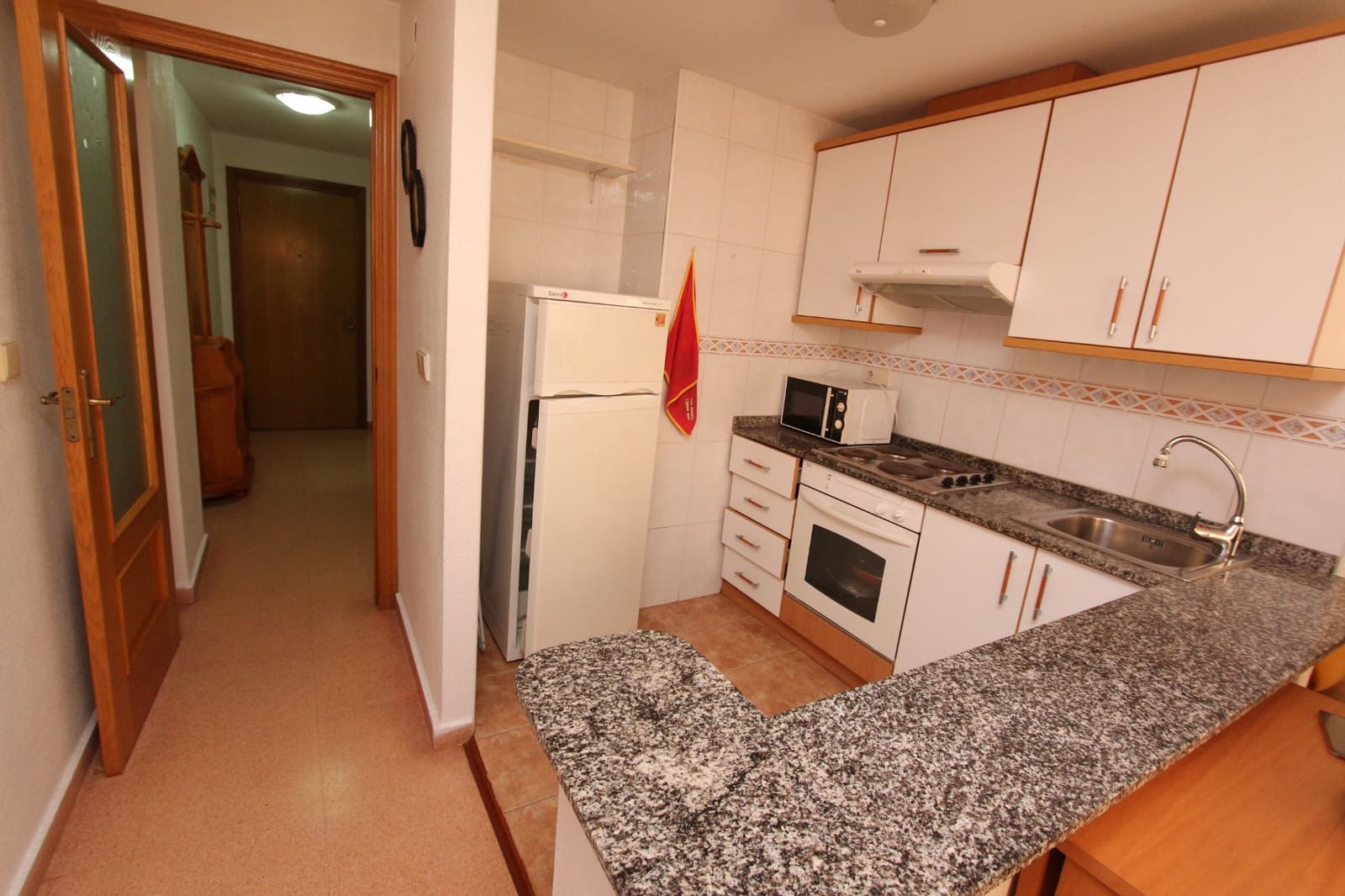 1 bedroom Beach Apartment for sale in Guardamar del Segura - € 120,000 (Ref: 7436877)