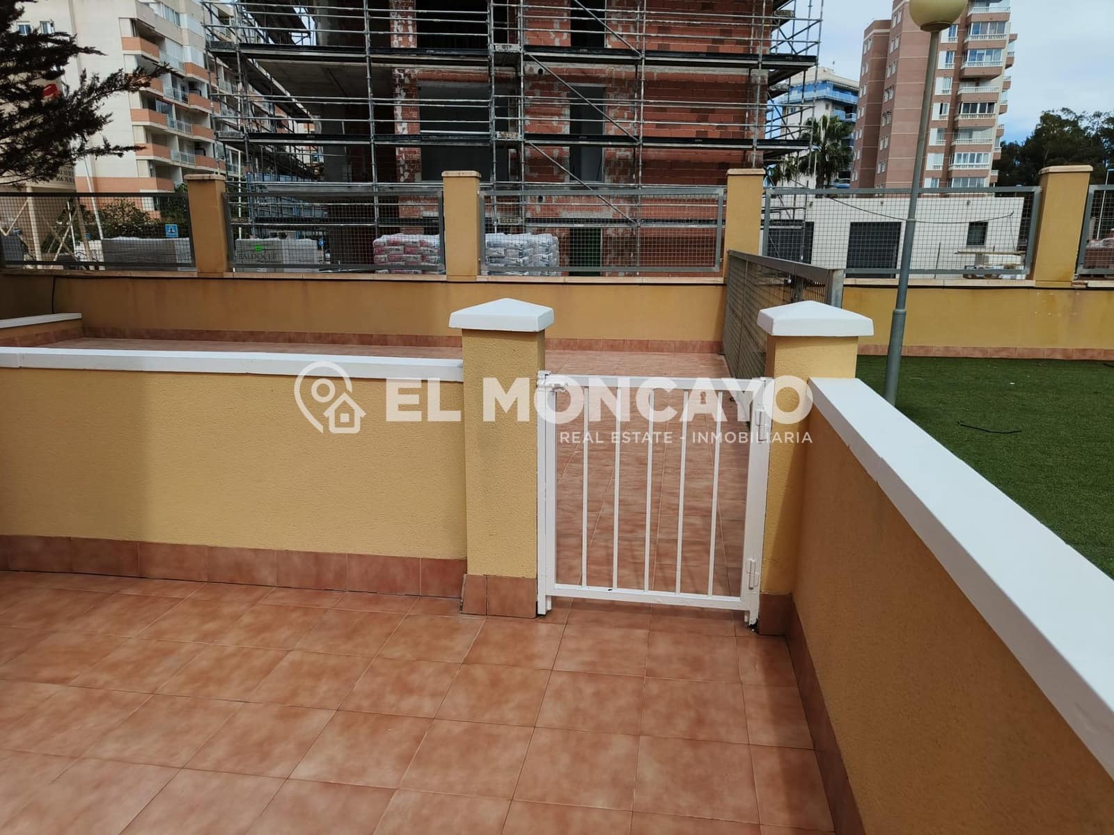 2 chambre Appartement à vendre à Guardamar del Segura avec piscine garage - 169 900 € (Ref: 7436995)
