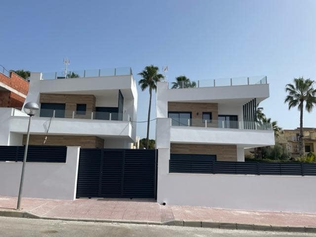3 soveværelse Rækkehus til salg i San Miguel de Salinas med swimmingpool garage - € 499.900 (Ref: 7437098)