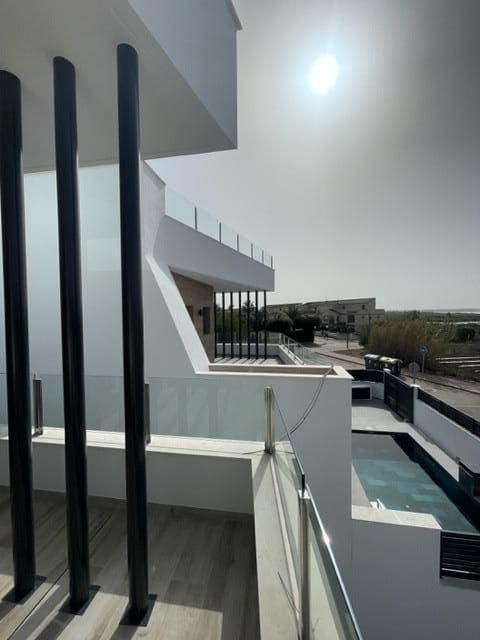 3 soveværelse Rækkehus til salg i San Miguel de Salinas med swimmingpool garage - € 499.900 (Ref: 7437098)