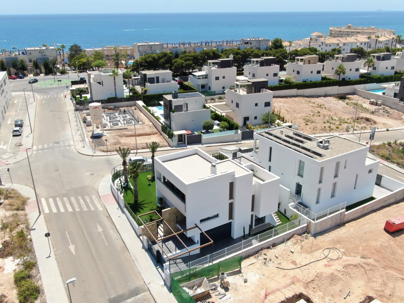 4 soveværelse Villa til salg i Campoamor med swimmingpool garage - € 960.000 (Ref: 7437099)