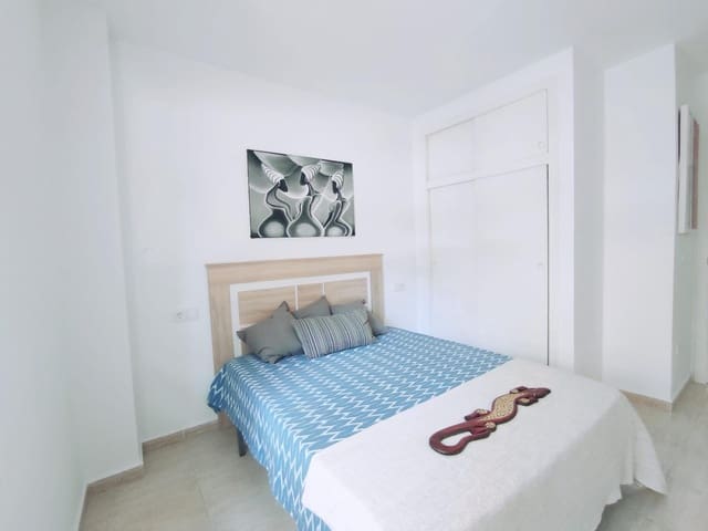 Apartamento de 2 habitaciones en Guardamar del Segura en venta - 137.000 € (Ref: 7478495)