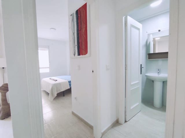 Apartamento de 2 habitaciones en Guardamar del Segura en venta - 137.000 € (Ref: 7478495)