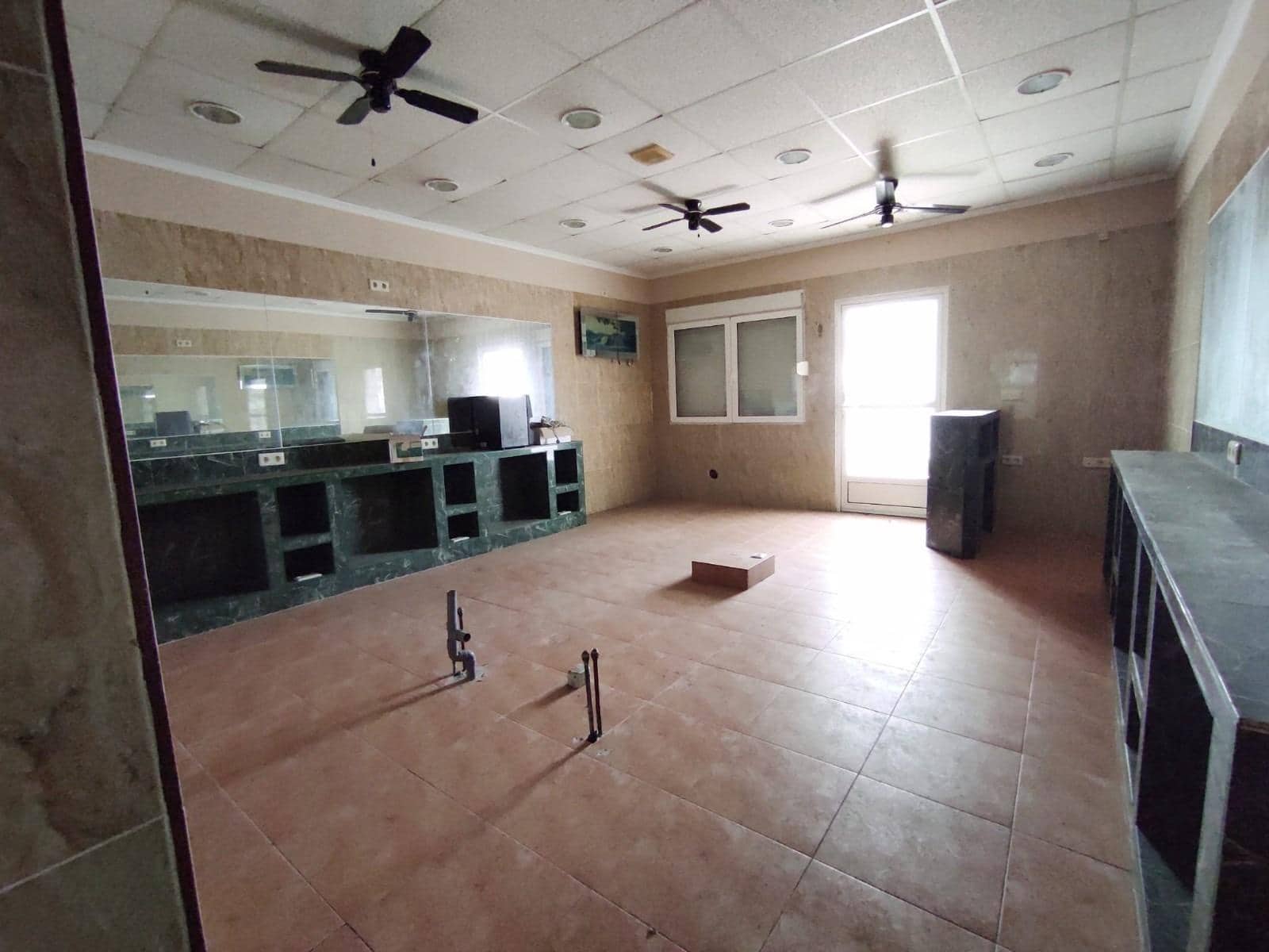 4 sypialnia Komercyjne na sprzedaż w Guardamar del Segura - 148 000 € (Ref: 7480674)