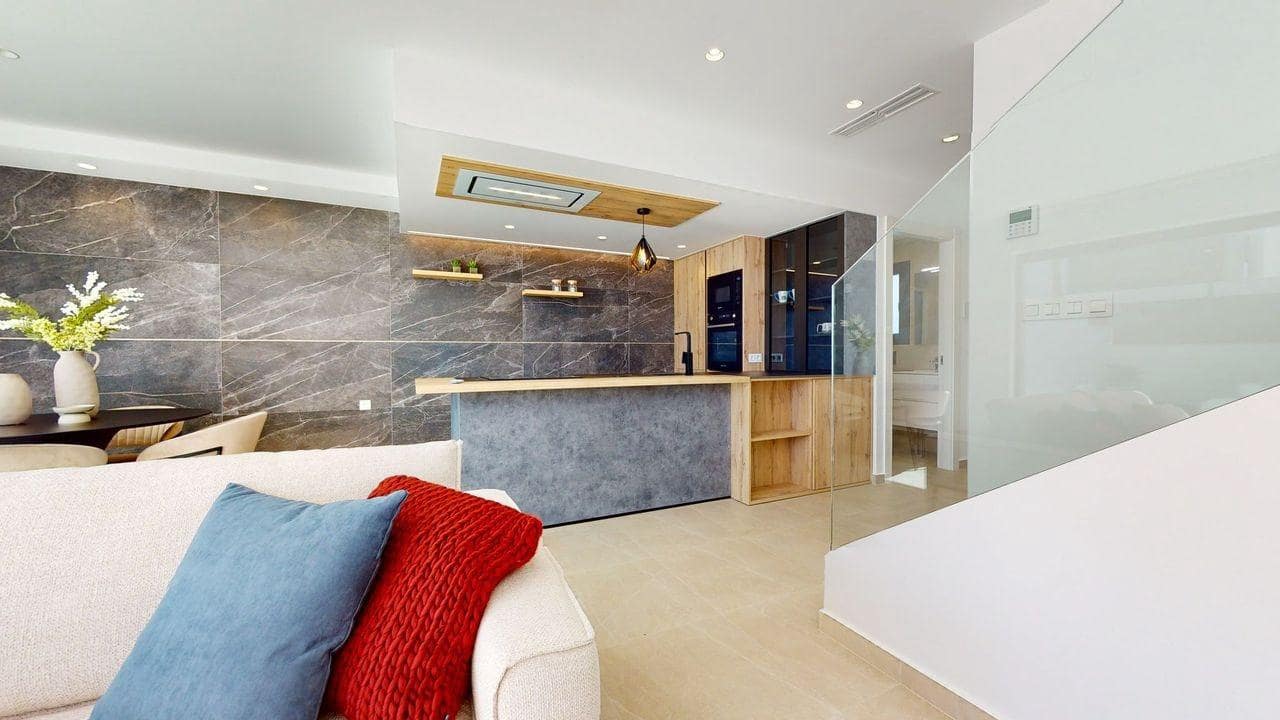 4 makuuhuone Rivitalo myytävänä paikassa Algorfa mukana uima-altaan 
autotalli - 510 000 € (Ref: 7590032)