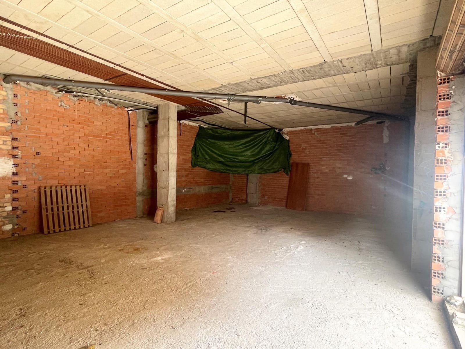 Kaupallinen myytävänä paikassa Guardamar del Segura - 99 000 € (Ref: 7601063)