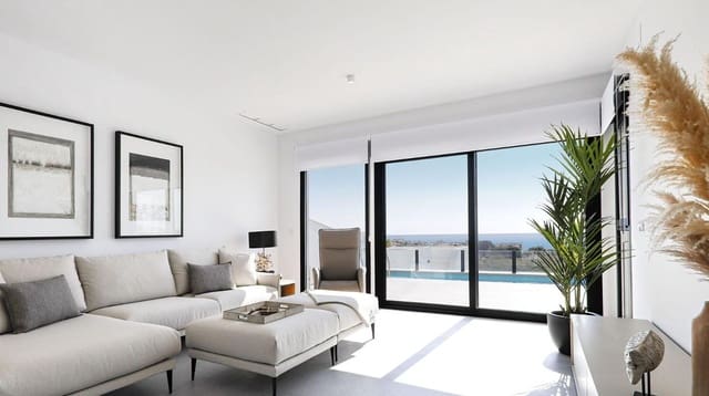 4 soverom Villa til salgs i Guardamar del Segura med svømmebasseng garasje - € 799 990 (Ref: 7770567)