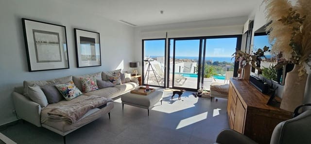 4 soverom Villa til salgs i Guardamar del Segura med svømmebasseng garasje - € 799 990 (Ref: 7770567)