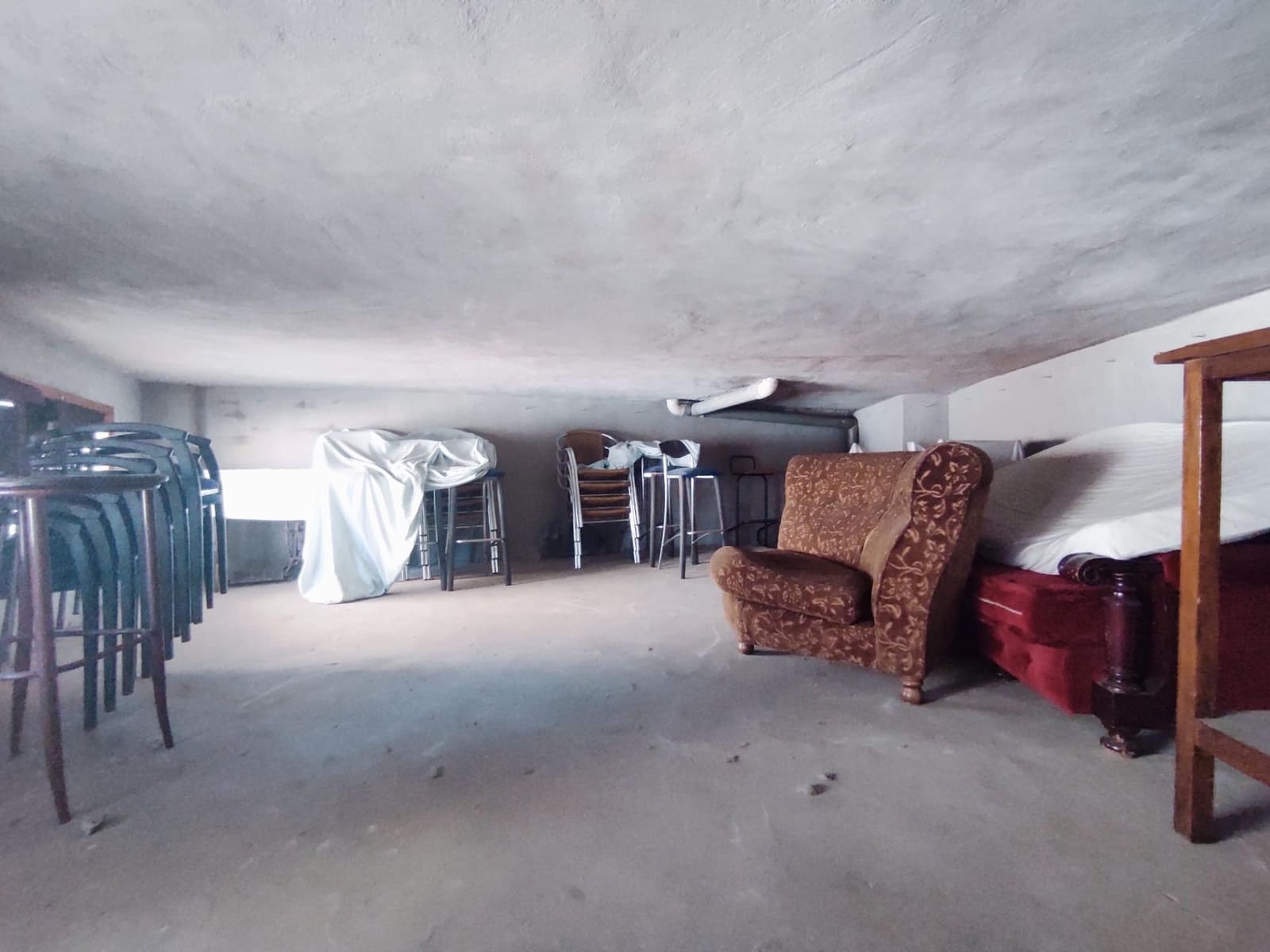 Kommersiell til salgs i Dolores med garasje - € 125 000 (Ref: 7829257)