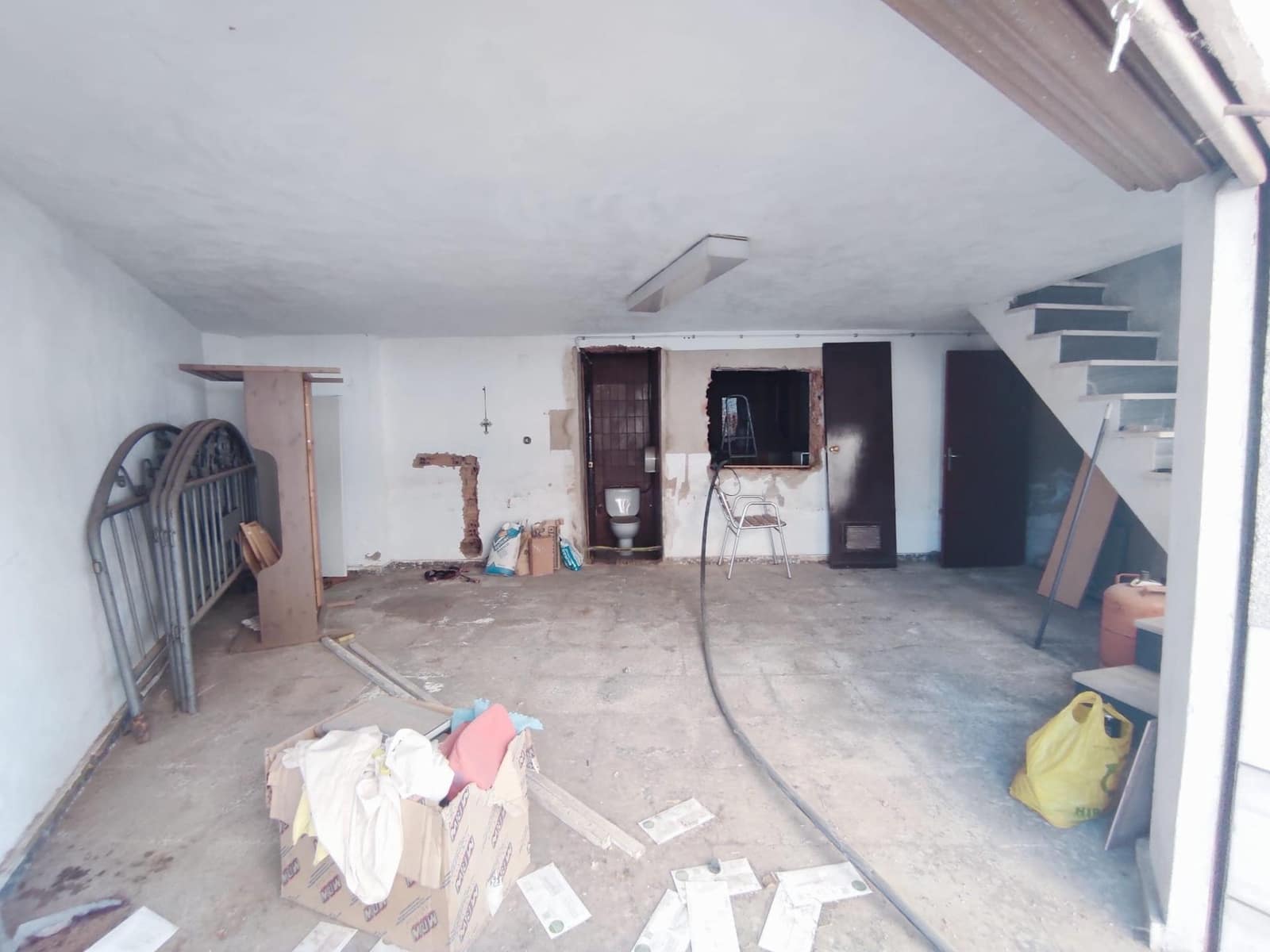 Kommersiell til salgs i Dolores med garasje - € 125 000 (Ref: 7829257)