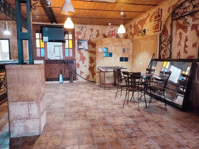 Erhverv til salg i Dolores med garage - € 125.000 (Ref: 7829257)