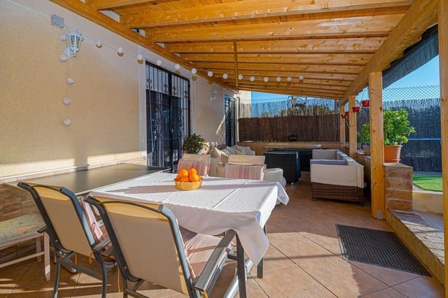 4 Zimmer Villa zu verkaufen in Formentera del Segura mit Pool - 539.900 € (Ref: 7839762)