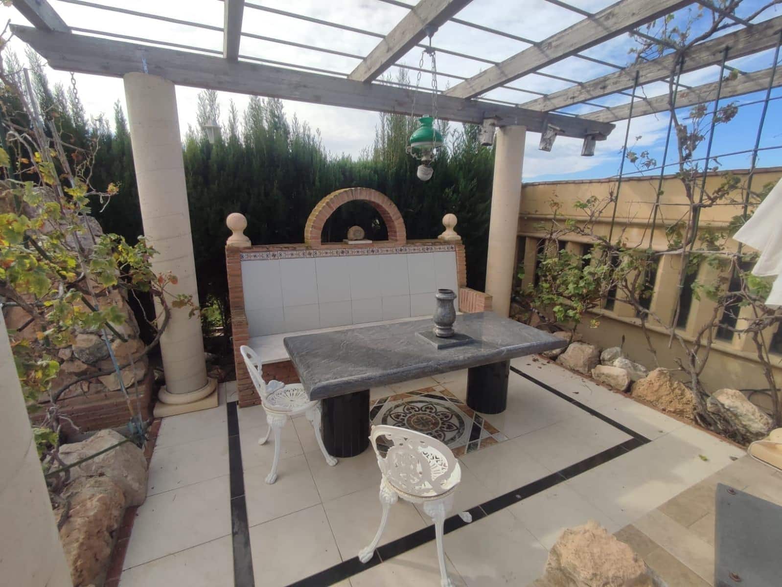 6 bedroom Villa for sale in San Fulgencio with pool garage - € 700,000 (Ref: 7886838)