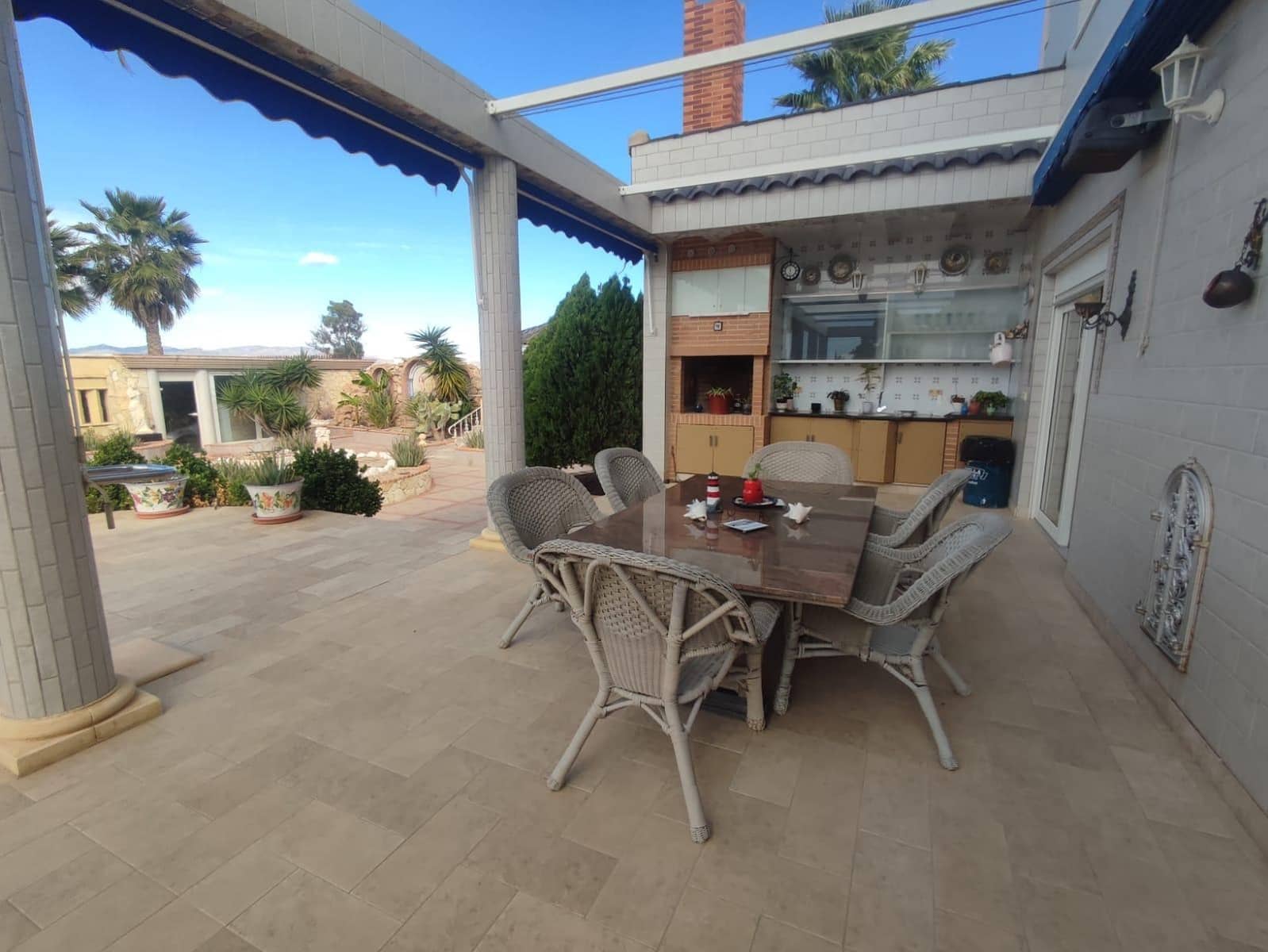 6 bedroom Villa for sale in San Fulgencio with pool garage - € 700,000 (Ref: 7886838)