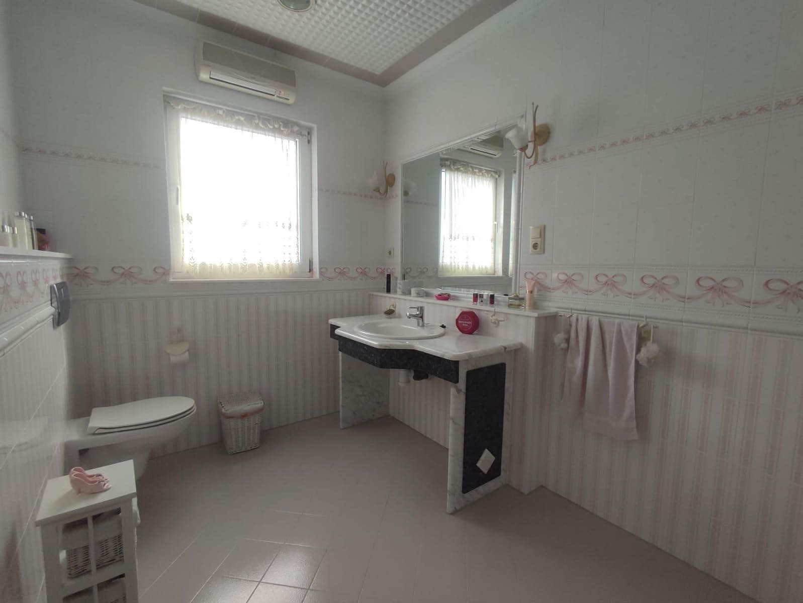 6 bedroom Villa for sale in San Fulgencio with pool garage - € 700,000 (Ref: 7886838)