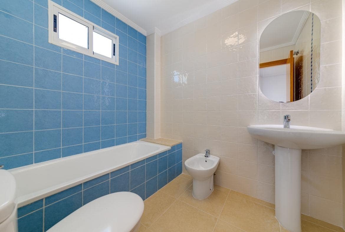 3 makuuhuone Huvila myytävänä paikassa La Marina mukana uima-altaan - 275 000 € (Ref: 7977783)