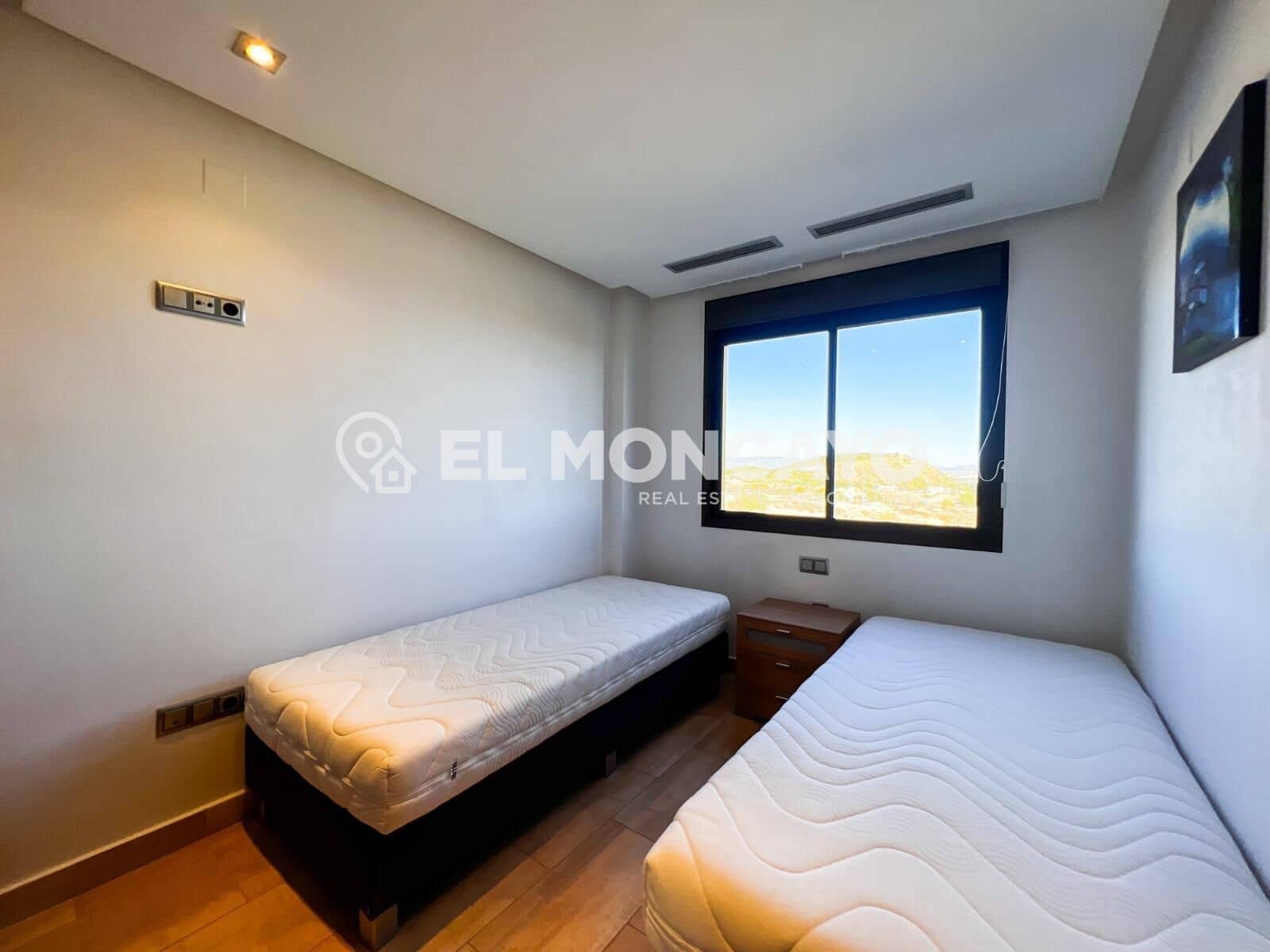 2 Zimmer Apartment zu verkaufen in Guardamar del Segura mit Pool Garage - 265.000 € (Ref: 7982560)